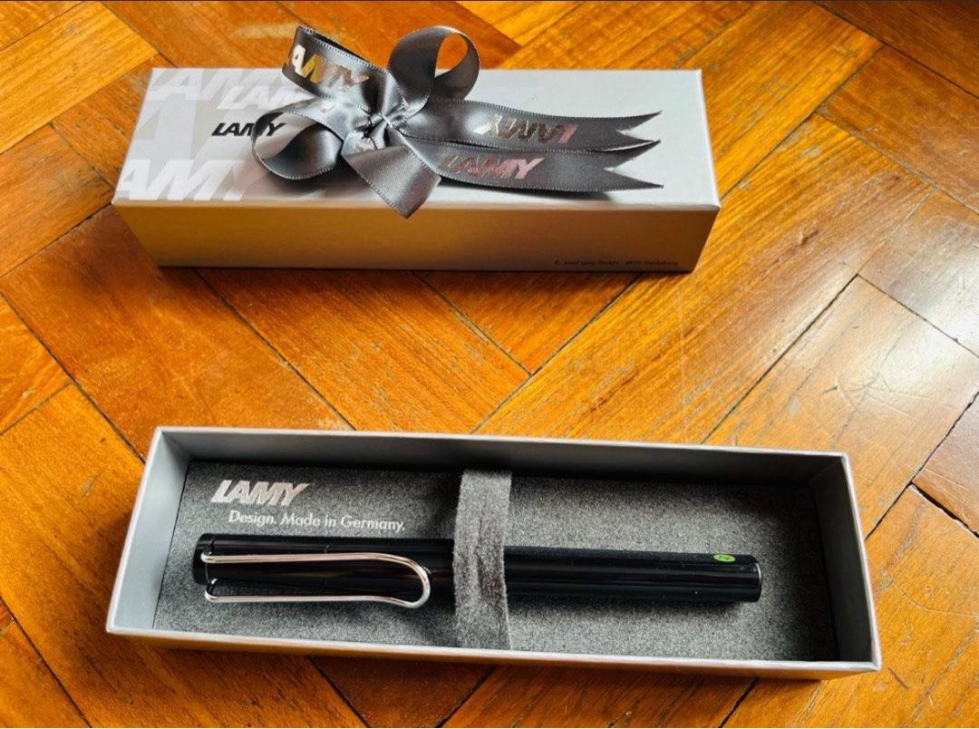 Lamy Safari Rollerball Pen (Category: Stationery & School Supplies) located in Singapore. Submitted by maggienmaggie (Listing ID 1436503683, Image 2). Description: Brand new Lamy Safari rollerball pen. Comes with original box, ribbon, and warranty card. Never used, perfect condition. A great gift for family member, friend, teacher or colleague..