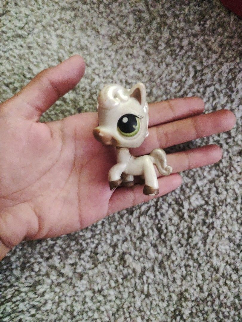 Littlest Pet Shop Beige Horse (Category: Kids Toys) located in Subic. Submitted by booley (Listing ID 1436477656, Image 1). Description: .