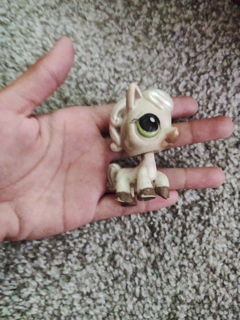 Littlest Pet Shop Beige Horse (Category: Kids Toys) located in Subic. Submitted by booley (Listing ID 1436477656, Image 2). Description: .