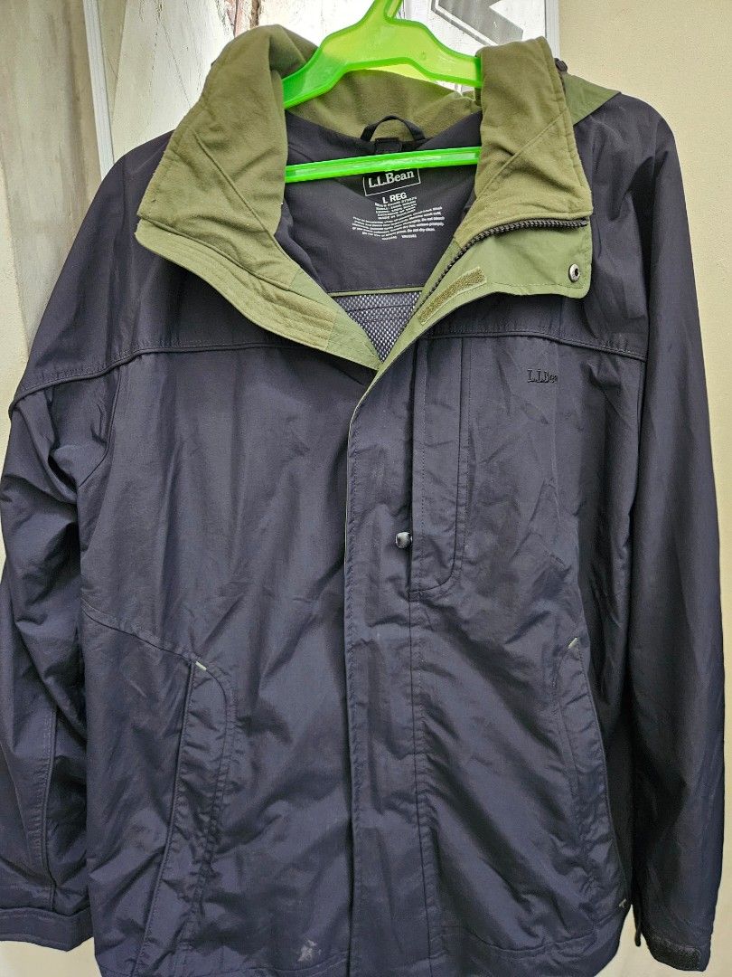 L.L. Bean Parka Jacket (Category: Coats, Jackets and Outerwear) located in Candon. Submitted by itssummer08 (Listing ID 1436592656, Image 2). Description: Excellent Condition. Buttons, Zippers, Velcro, all intact. Authentic L.L Bean. L on tag 22 x 29.