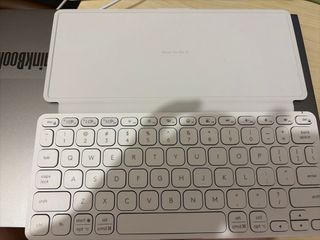 Logitech Keys To Go 2455376885819658240