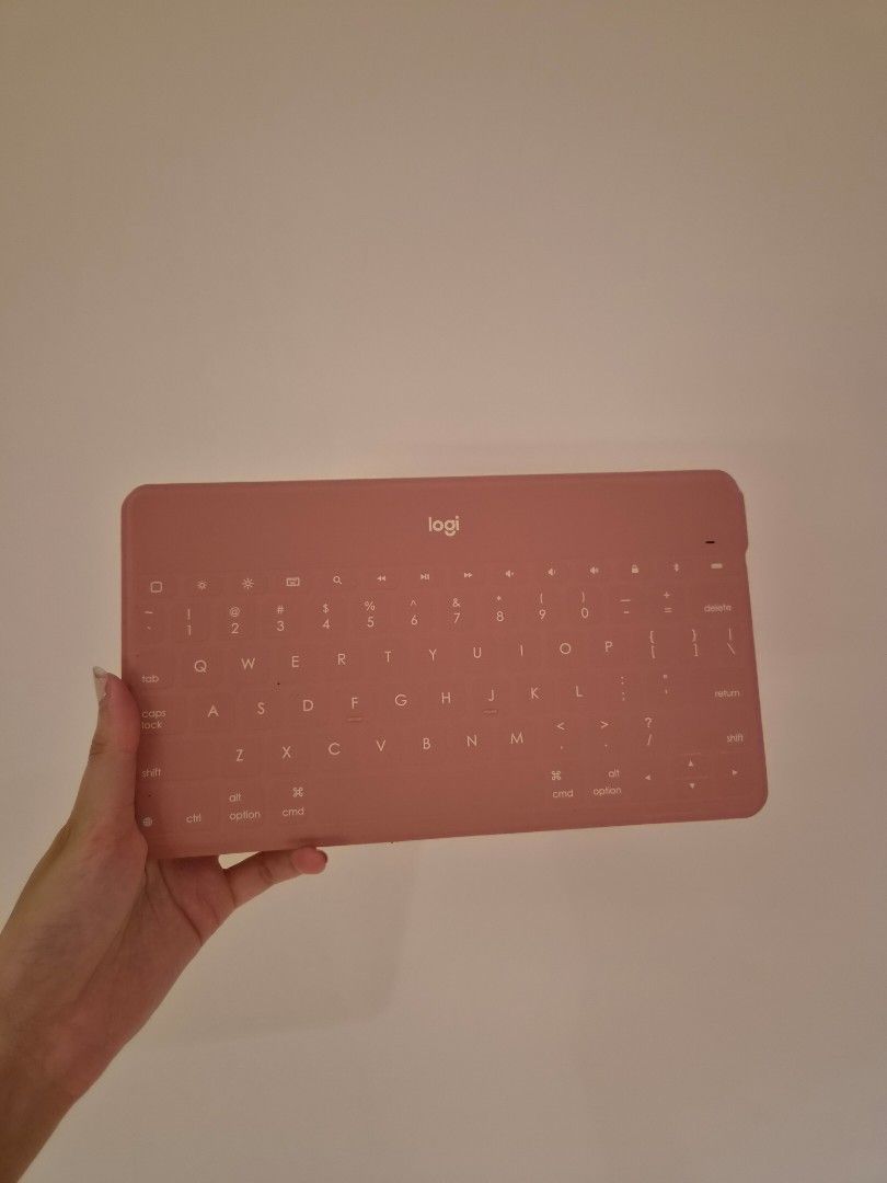Logitech Pink Keys to Go447929815988981760
