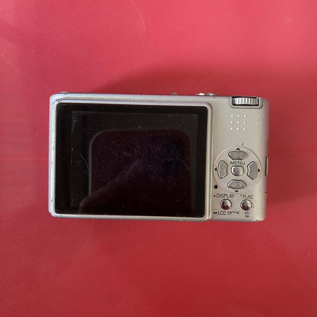 Lumix panasonic Untested Digital camera (Category: Cameras) located in Los Banos. Submitted by mweiry (Listing ID 1436520225, Image 2). Description: (Lumix Panasonic) - UNTESTED Meaning it may work or not. No battery to test, Battery too expensive for me. Buy at your own risk Dm me for questions 𝗍𝖾𝗋𝗆𝗌 & 𝖽𝖾𝗅𝗂𝗏𝖾𝗋𝗒: 𝙋𝙖𝙮𝙢𝙚𝙣𝙩 𝙛𝙞𝙧𝙨𝙩 𝙗𝙖𝙨𝙞𝙨 𝙤𝙣𝙡𝙮 📍 Mode of payment: GCash 🚚 Delivery options:J&T note: - no return / no exc