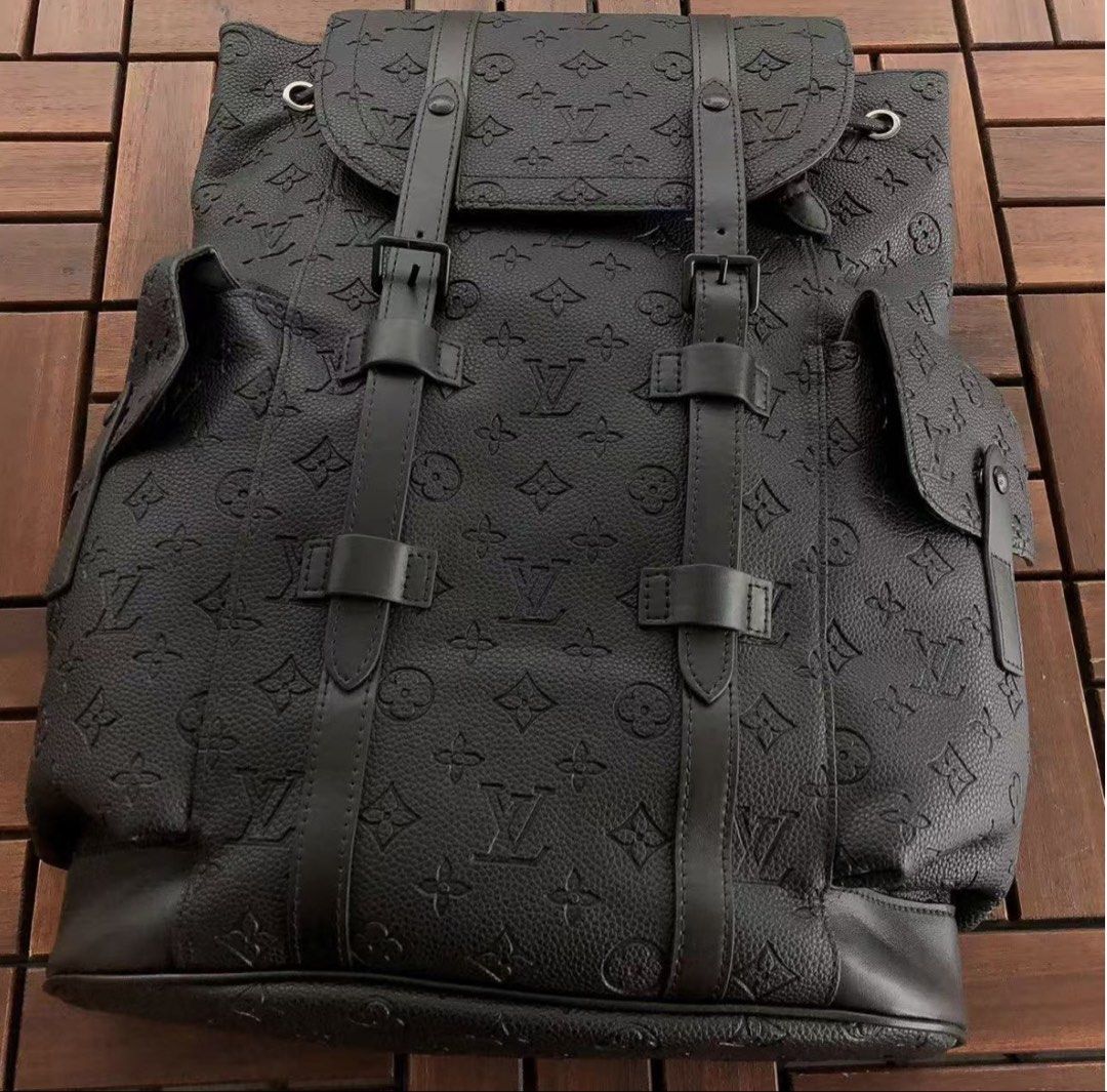 LV backpack (Category: Backpacks) located in Singapore. Submitted by lampwears (Listing ID 1436628839, Image 1). Description: Price suggests authenticity⚠️ Black LV bag for sale🎒 Brand new✅ Sealed in plastic👍 Pre-order📦 Message for more info! Tags: black lv backpack, louis vuitton backpack, lv backpack, designer backpack, luxury backpack, monogram backpack, leather backpack, travel backpack, streetwear backpack, luxury bag, lv bag, black desig