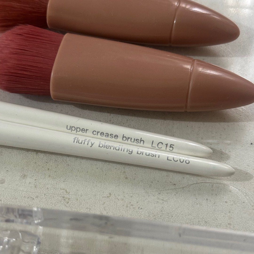 Make Up Brushes Bundle (lovely causemetics, powder brush blush contour) (Category: Makeup) located in San Carlos. Submitted by kuromicurates (Listing ID 1436529123, Image 2). Description: 2 lovely causemetic brush will clean & dry before shipping.
