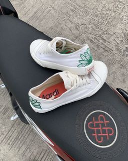(Category: ) located in . Submitted by domingthriftclothes (Listing ID 1436532455, Image 1). Description: .
