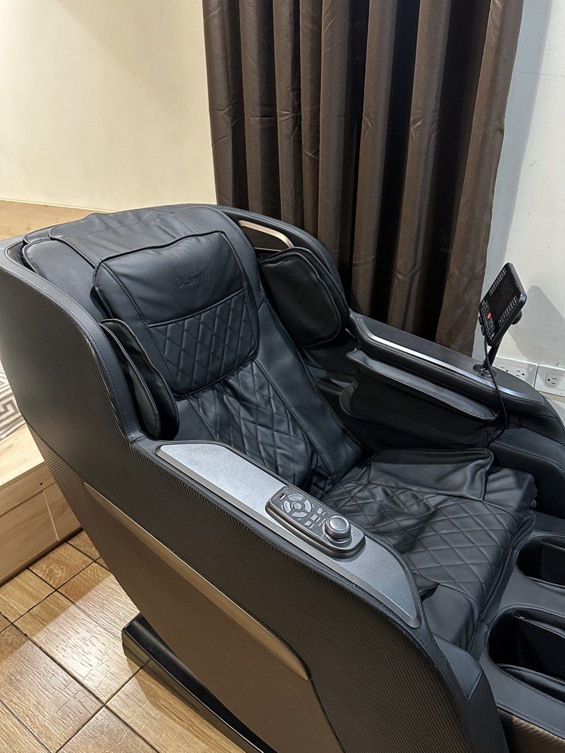 Massage Chair (Category: Massage Devices) located in Quezon City. Submitted by hanasol (Listing ID 1436482300, Image 2). Description: Selling our massage chair in good working condition. Used and well-maintained. All functions working properly. RFS: Need extra space at home. Slightly negotiable for sure buyers..