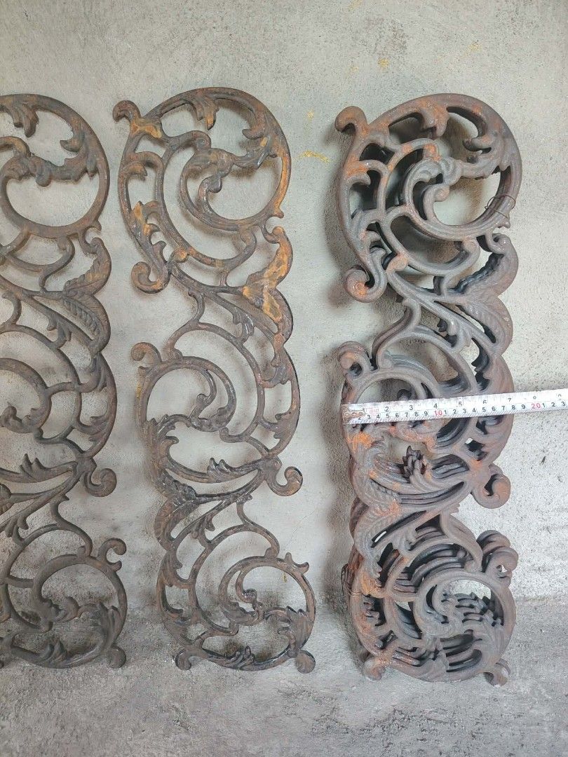 Metal cast iron baluster railing stair decor (Category: Construction & Building Materials) located in Caloocan City. Submitted by zenmountain-d8b1c0 (Listing ID 1436547919, Image 3). Description: Cod po tayu 😍.