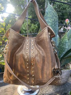 (Category: ) located in . Submitted by baglovers10 (Listing ID 1436562718, Image 1). Description: .