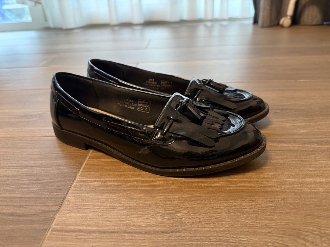 M&S Black Patent Leather Loafers (Category: Loafers) located in Bulacan. Submitted by _diane (Listing ID 1436637204, Image 2). Description: - M&S black patent leather loafers - Size: UK 6 - Stylish tassel detail - Comfortable rounded toe - Low heel - Ideal for everyday wear.