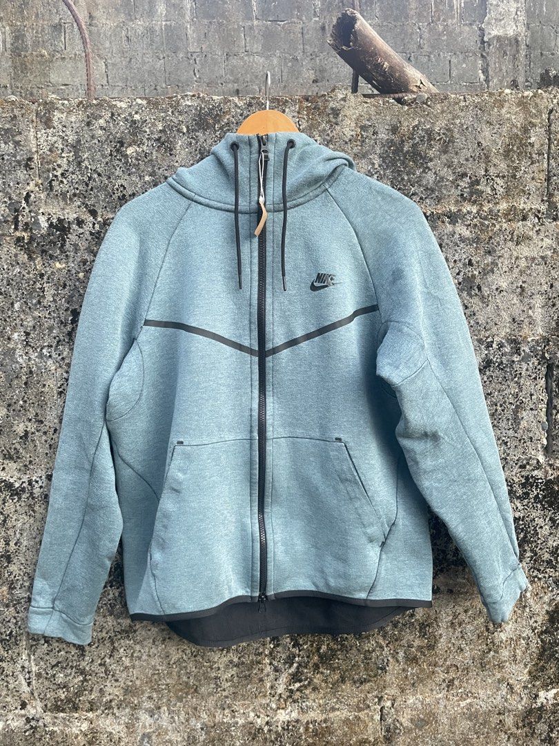 Nike tech fleece (Category: Activewear) located in Abulug. Submitted by lewisacena46651 (Listing ID 1436571456, Image 1). Description: .