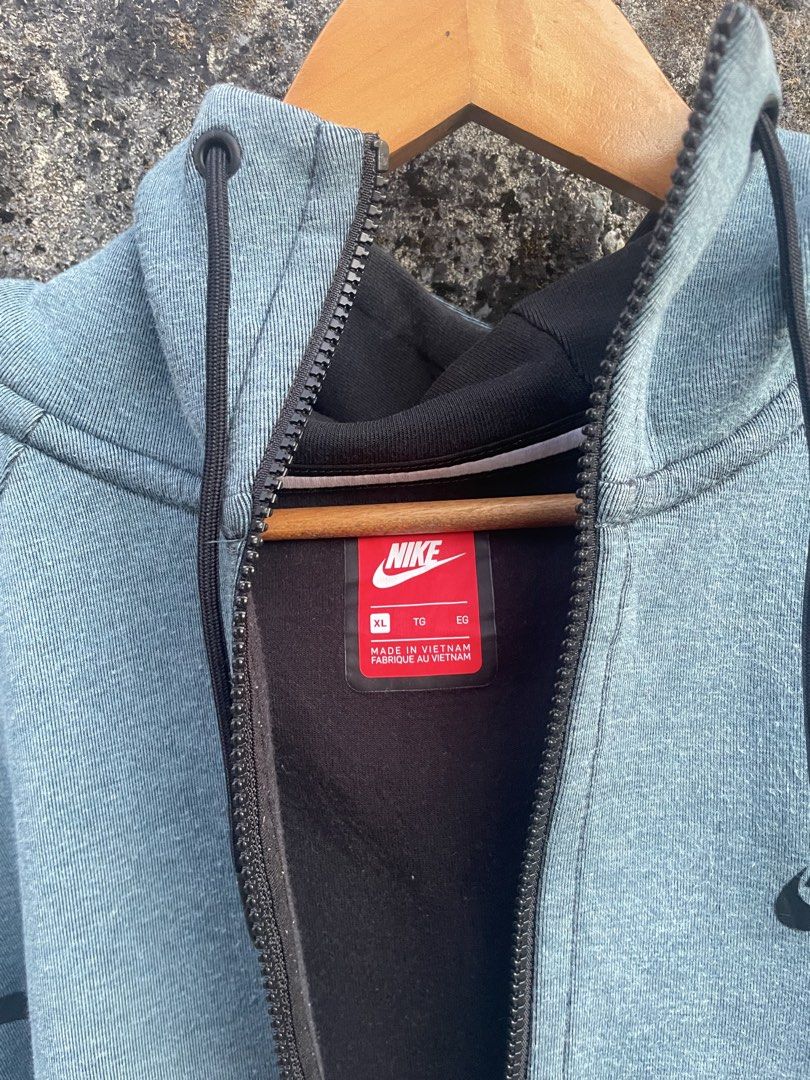 Nike tech fleece (Category: Activewear) located in Abulug. Submitted by lewisacena46651 (Listing ID 1436571456, Image 3). Description: .