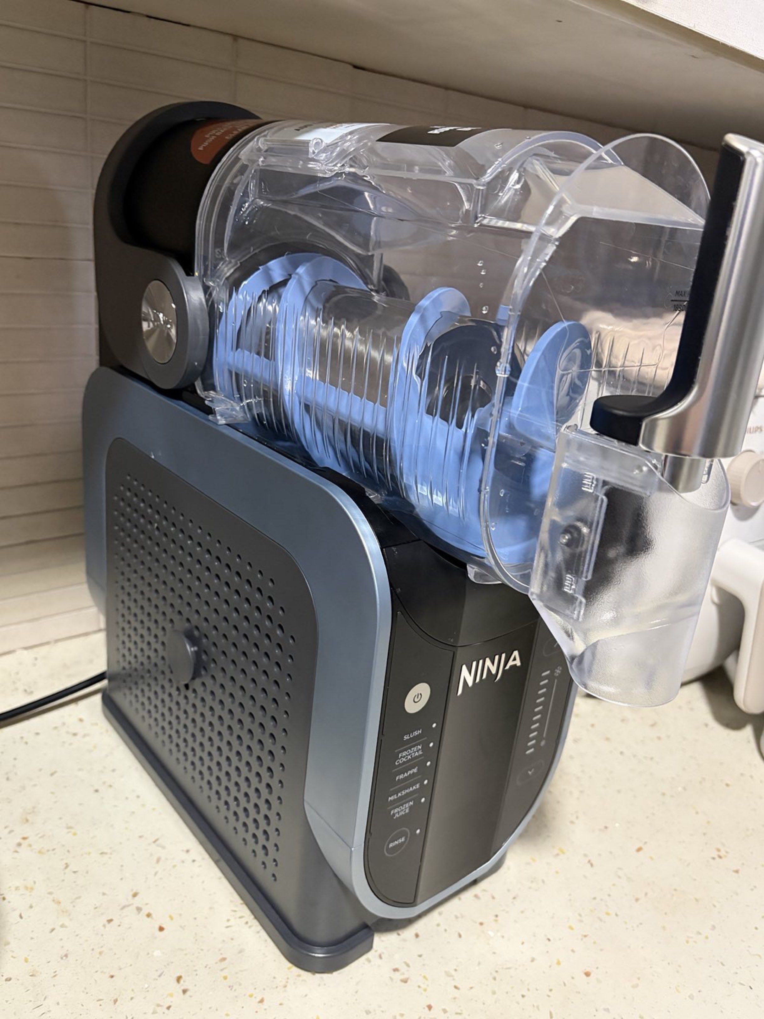 Ninja Slushi Maker (Category: Juicers, Blenders & Grinders) located in Quezon City. Submitted by wlilshop (Listing ID 1436576693, Image 3). Description: .