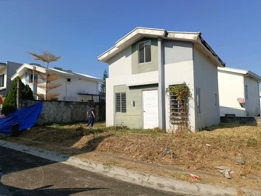 Nuvali Cerise Corner lot (Category: House & Lot) located in Muntinlupa City. Submitted by jmmlg (Listing ID 1160187186, Image 2). Description: For Sale : Nuvali Cerise Sta. Rosa, Laguna 158sqm Lot area House and Lot.