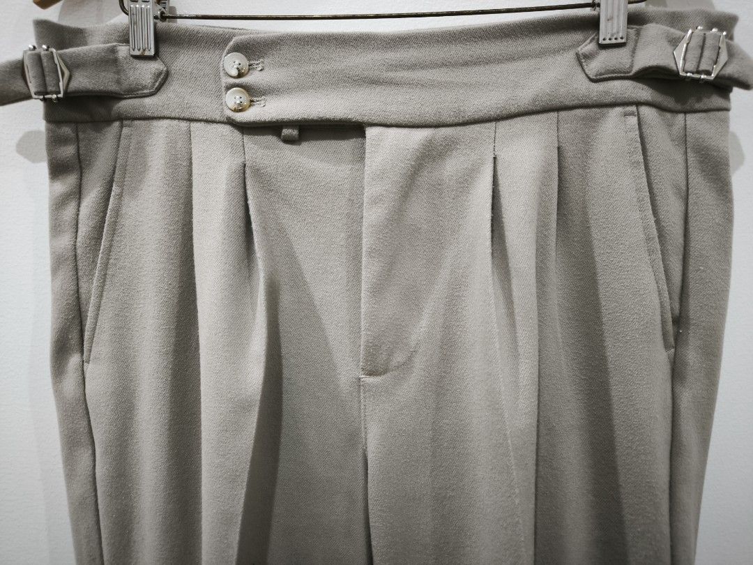 Olive Gray Pleated High Waisted Trousers (Category: Trousers) located in Quezon City. Submitted by slram (Listing ID 1436564713, Image 2). Description: 🟦 Olive Gray Pleated High Waisted Trousers - Olive Gray pleated trousers - Wool Like Material - Size: 34 - Dimes: W - 35 L - 37.6 LO - 7.8 Front Rise - 12.5 Inseam - 25.5 ₱1,100 plus sf LOC: QC MOP: Gcash, Landbank, Maya.