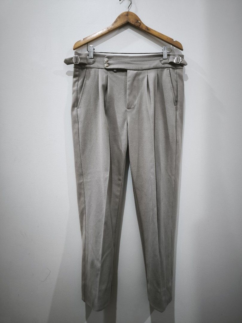 Olive Gray Pleated High Waisted Trousers (Category: Trousers) located in Quezon City. Submitted by slram (Listing ID 1436564713, Image 1). Description: 🟦 Olive Gray Pleated High Waisted Trousers - Olive Gray pleated trousers - Wool Like Material - Size: 34 - Dimes: W - 35 L - 37.6 LO - 7.8 Front Rise - 12.5 Inseam - 25.5 ₱1,100 plus sf LOC: QC MOP: Gcash, Landbank, Maya.