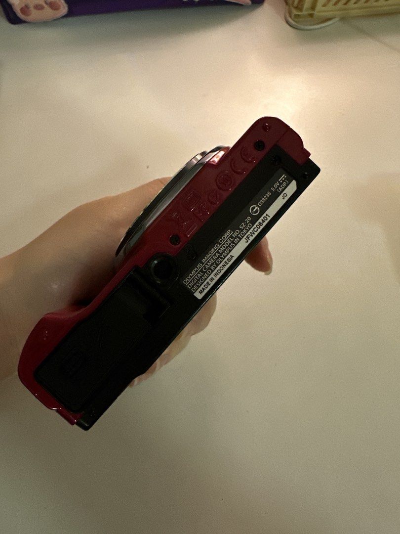 Olympus SZ-20 Digital Camera (Category: Cameras) located in Quezon City. Submitted by mailsbyme (Listing ID 1436618910, Image 3). Description: - Olympus SZ-20 digital camera (red) - all functions working - w/ pop-up flash - 12.5x super wide zoom - 16 megapixels - Full HD display BODY: 10/10 INCLUSIONS: - unit - camera case - two batteries - charger NO RETURN & REFUND POLICY! DO YOUR RESEARCH BEFORE BUYING. CAN DO SAME DAY DELIVERY FREEBIES: - sti