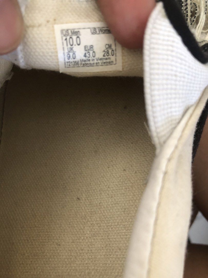 Onitsuka Tiger Mexico 66 White Sneakers (Category: Sneakers) located in Manila. Submitted by rshay (Listing ID 1436522847, Image 3). Description: - Onitsuka Tiger Mexico 66 - White leather upper with grey suede accents - Needs cleaning and signs of use but still usable .
