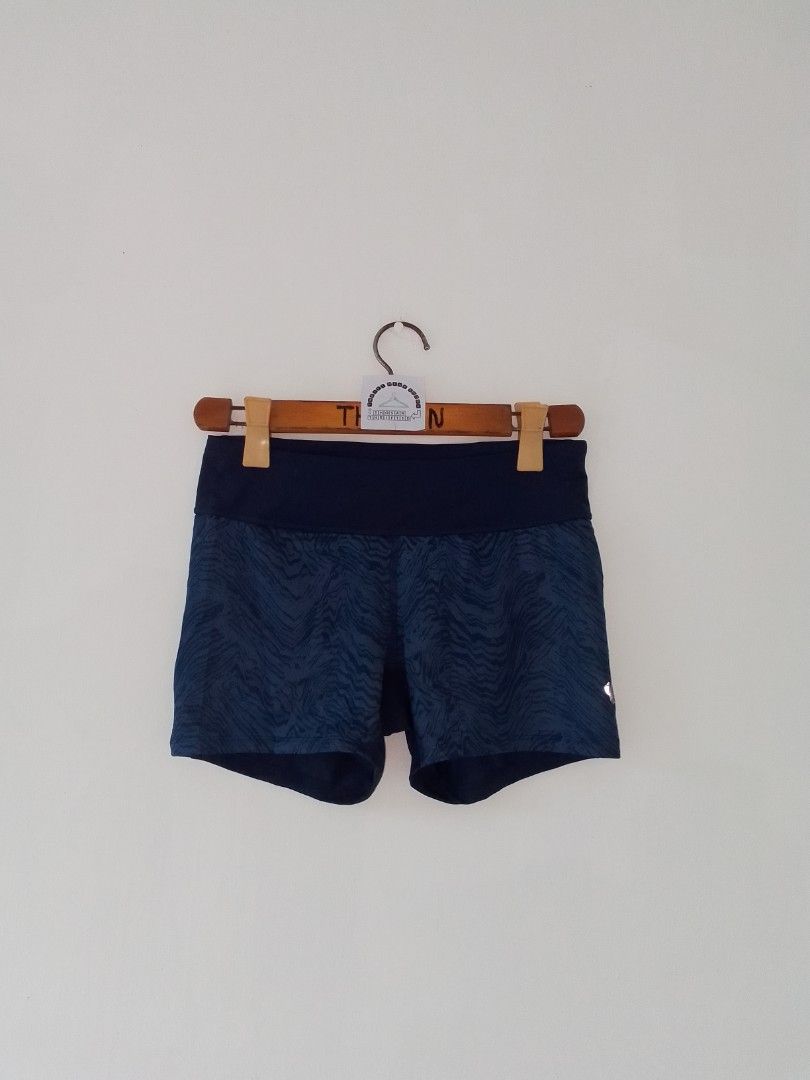Pearl Izumi Running Shorts (Category: Activewear) located in Malilipot. Submitted by santosbolofer (Listing ID 1436503159, Image 1). Description: Pearl Izume cycling Large on tag Waistline 30-32 Length 10.5-11.5 Excellent condition Reflectorize Logo 200 plus sf..