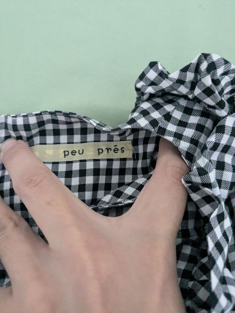Peu Pres Gingham Baby Doll Blouse Laufeycore (Category: Blouses) located in Mandaluyong City. Submitted by coala32 (Listing ID 1436618041, Image 2). Description: - Peu Pres babydoll blouse - Classic black and white gingham pattern - Long sleeves - Ruffled neckline Keywords: babydoll, Laufeycore, cute, lolita.