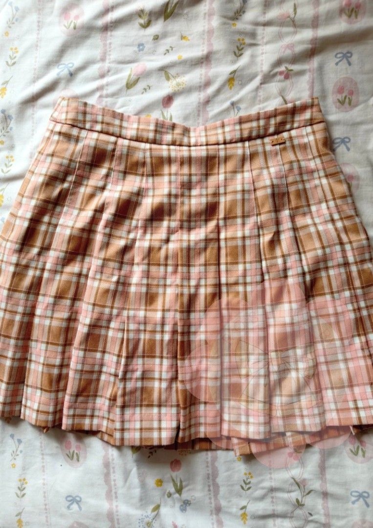 Pink Plaid Pleated Skirt (Category: Skirts) located in San Pablo. Submitted by _itsrosypicks_ (Listing ID 1436543427, Image 1). Description: 𝐏𝐢𝐧𝐤 𝐏𝐥𝐚𝐢𝐝 𝐏𝐥𝐞𝐚𝐭𝐞𝐝 𝐒𝐤𝐢𝐫𝐭♡ ✦••┈┈┈• ➶𝐒𝐢𝐳𝐞: 𝐒𝐦𝐚𝐥𝐥 (𝟐𝟖-𝟑𝟎) 𝑹𝒆𝒎𝒊𝒏𝒅𝒆𝒓𝒔: ♡ 𝑫𝑴 𝑭𝒐𝒓 𝑴𝒐𝒓𝒆 𝑰𝒏𝒇𝒐𝒓𝒎𝒂𝒕𝒊𝒐𝒏 ♡ 𝑷𝒖𝒓𝒄𝒉𝒂𝒔𝒆 𝑨𝒕 𝒀𝒐𝒖𝒓 𝑶𝒘𝒏 𝑹𝒊𝒔𝒌 ♡ 𝑰𝒕𝒆𝒎𝒔 𝑴𝒂𝒚 𝑯𝒂𝒗𝒆 𝑴𝒊𝒏𝒊𝒎𝒂𝒍/𝑼𝒏𝒔𝒆𝒆𝒏 𝑭𝒍𝒂𝒘𝒔 ♡ 𝑵𝒐 𝑩𝒐𝒈𝒖𝒔 𝑩𝒖𝒚𝒆𝒓𝒔 ♡ 𝑵𝒐