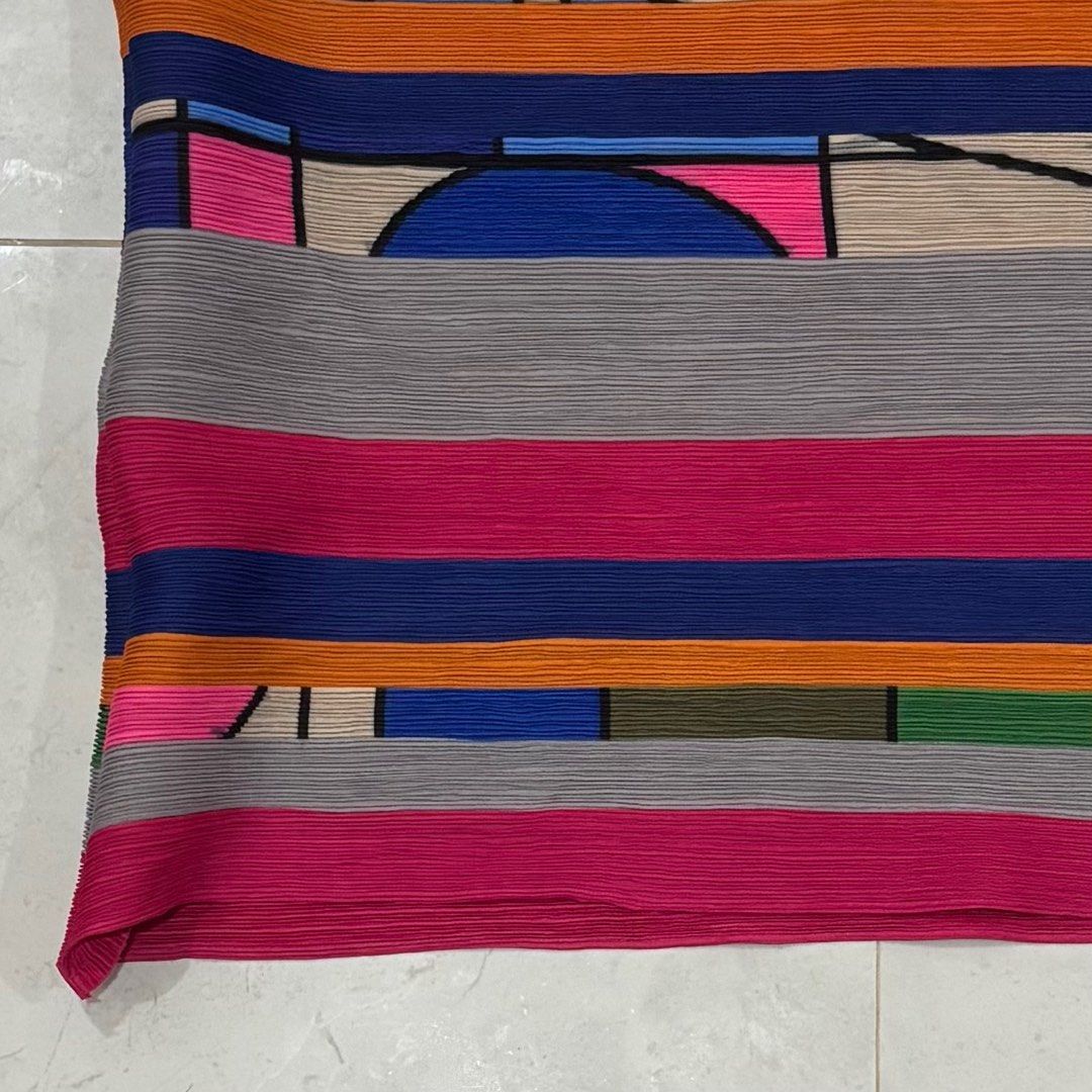 Pleats please issey miyake shirt (Category: Luxury Apparel) located in Cebu City. Submitted by florianmiral (Listing ID 1436609130, Image 2). Description: Pleats please issey miyake shirt Excellent condition Free size, cut tag W 21 L 20.5.