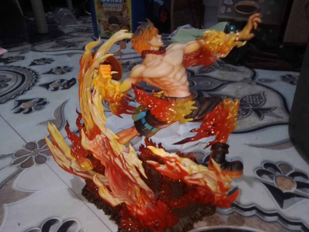 POP Maximum Portgas D. Ace Figure (Category: Figurines & Statues) located in Manila. Submitted by aaronjames22 (Listing ID 1436641198, Image 2). Description: - POP Maximum Portgas D. Ace figure - Features Ace surrounded by flames - Includes original box - Highly detailed collectible - Ideal for One Piece collectors.