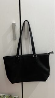 (Kategori: ) berada di . Dikirim oleh ciaspreloved_ (ID iklan 1436619100, Gambar 1). Deskripsi: .