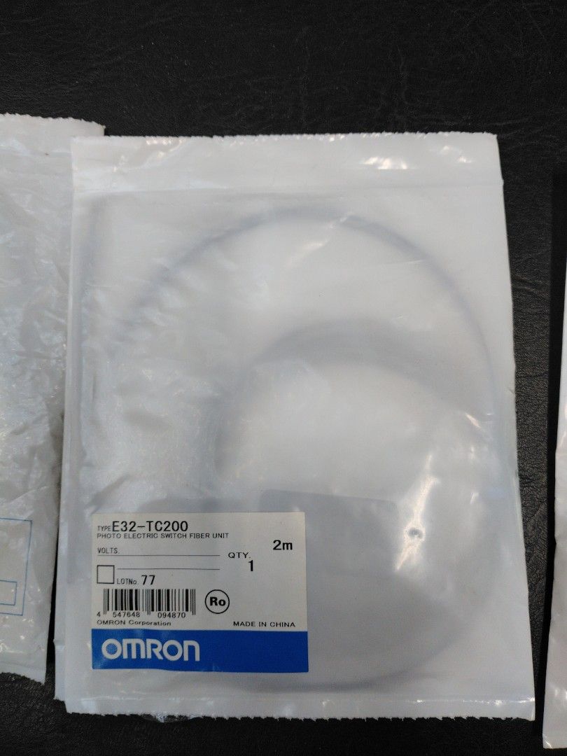 Proximity sensor (Omron)447569838348052480