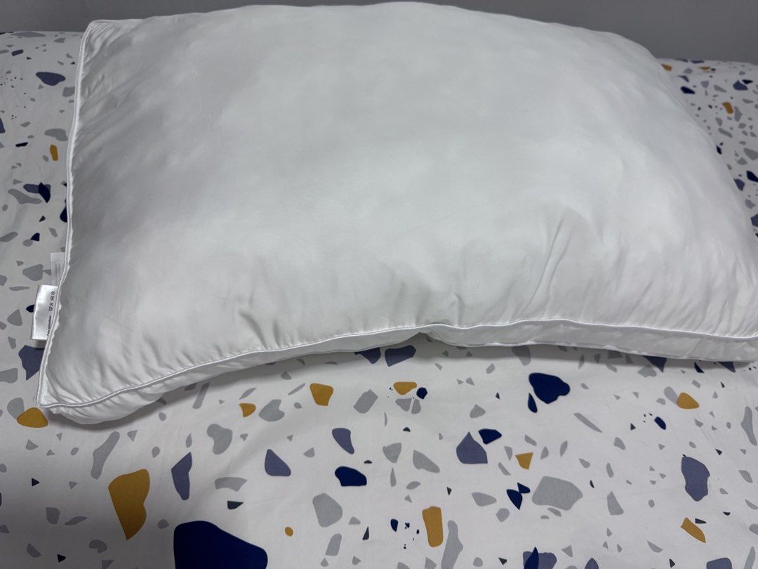 QUEEN PILLOW HOTEL LIVING (Category: Announcements) located in Quezon City. Submitted by prelovedsaleitems (Listing ID 1436556667, Image 2). Description: .