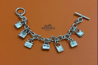 (Category: ) located in . Submitted by so_luxurious (Listing ID 1436477515, Image 1). Description: .