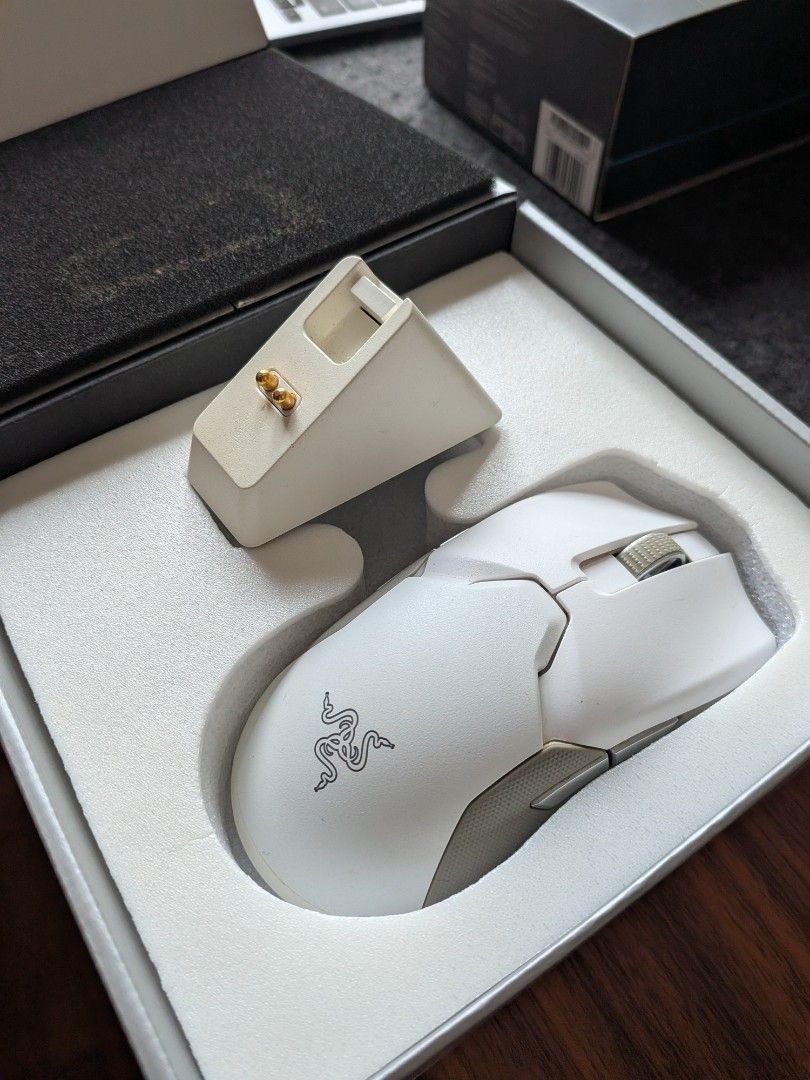 Razer Viper Ultimate Mercury Wireless Gaming Mouse447475807023288320