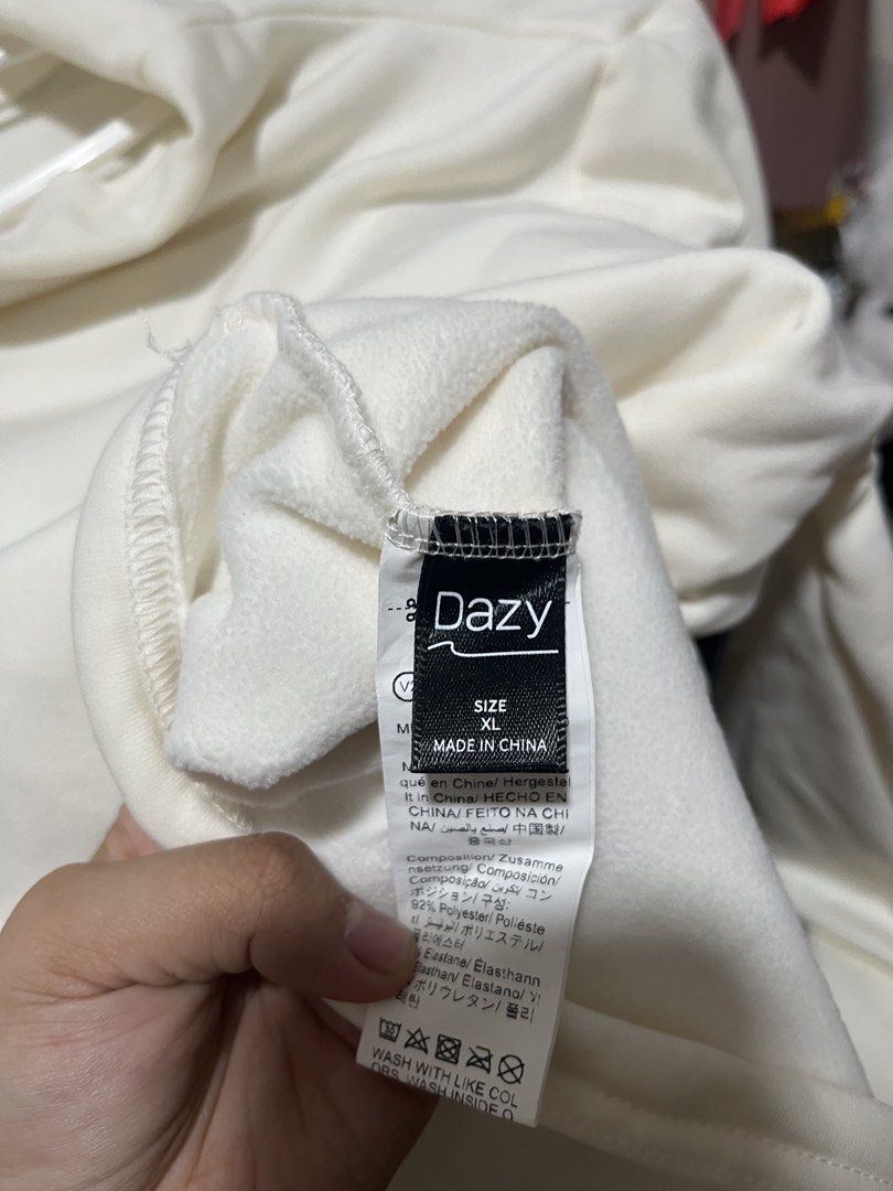 Shein Dazy Turtleneck Sweater - XL (Category: Coats, Jackets and Outerwear) located in Quezon City. Submitted by thicc.co (Listing ID 1436575879, Image 3). Description: - Cream-colored Dazy turtleneck sweater - Size: XL - Features long sleeves - Soft, fleece-like interior - Made in China Makapal di nagamit bought this for HK sana. .