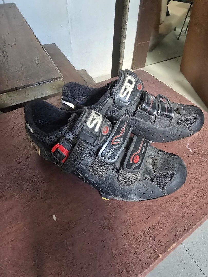 Sidi Cycling Shoes Size 40 (Category: Bicycles) located in Pasig City. Submitted by chekovsky (Listing ID 1436481797, Image 1). Description: - Sidi cycling shoes - Size 40 - Black with red and white accents - Secure fastening with three velcro straps - Cleats are attached.