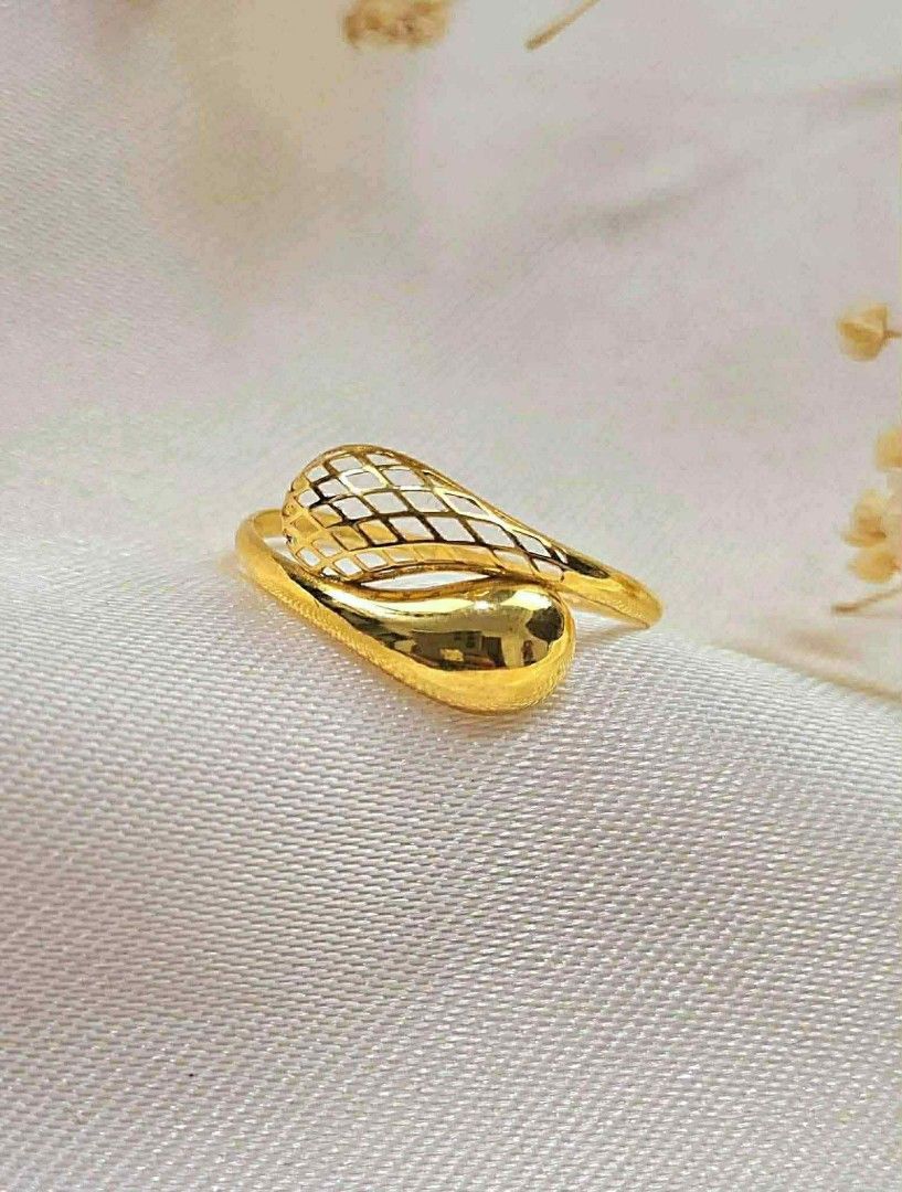 Solid Mesh Teardrop Ring in 18K Saudi Gold (Category: Rings) located in Caloocan City. Submitted by cheskhaionlinestore2.0 (Listing ID 1436490718, Image 3). Description: Pure 18K Saudi Gold ✨ Solid Teardrop Ring Size 6,7,8,9 ₱4000 only ⚡ 🍒Nasasangla💯/ Pawnable 💯 🍒Ship Via Lbc/ JNT 🍒Same Day delivery via LALAMOVE 🚚 🍒Open for COD/COP with dp to avoid cancellation of orders ‼️ DM for faster Transaction 📩📩📩 Cheskhai Online Store #cheskhaion