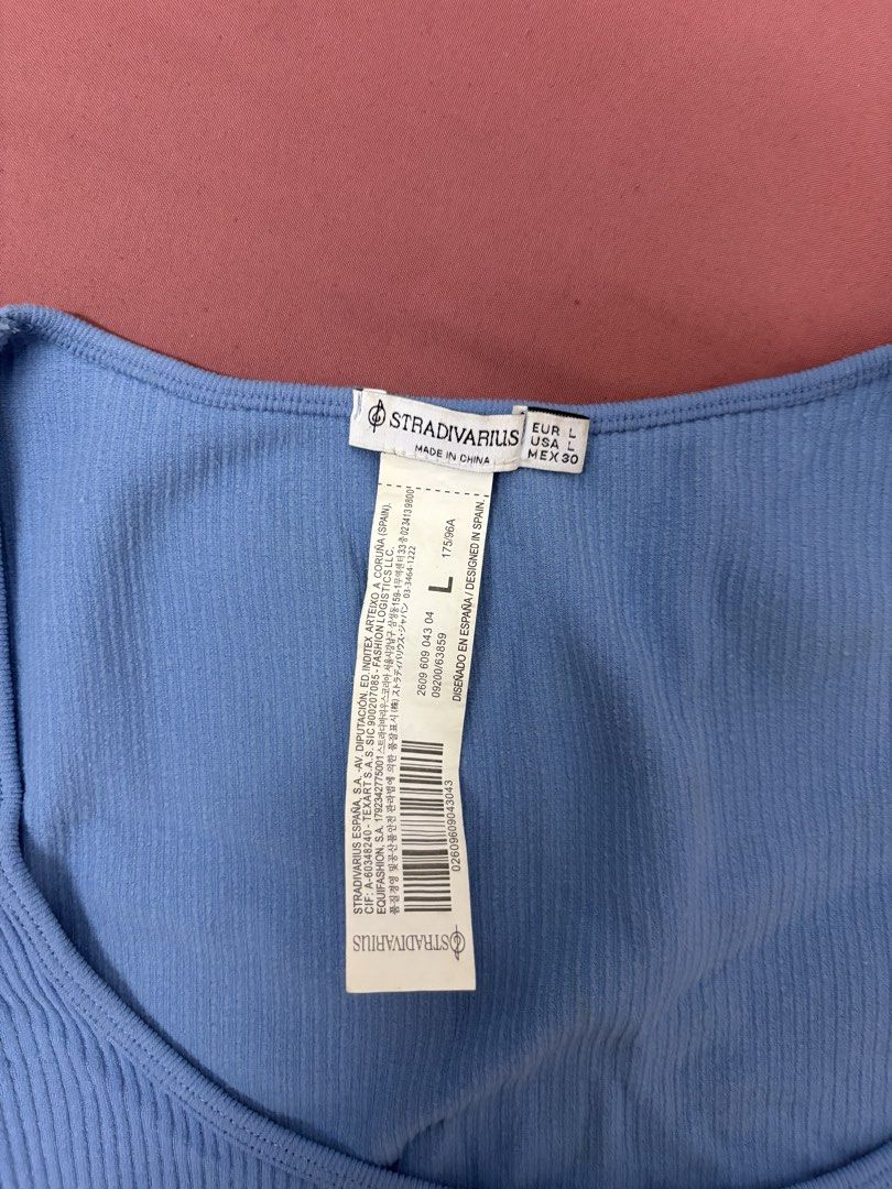 Stradivarius Ribbed Crop Top - Blue - Size L (Category: Others Tops) located in Manila. Submitted by closetsofaddie (Listing ID 1436585742, Image 2). Description: - Stradivarius crop top - Light blue color - Ribbed knit fabric - Scoop neckline - Short sleeves - Size L - Made in Spain - Perfect for casual wear - Slight issue (naghimulmol) 💳Mode of Payment: 💙 GCash 🧡 MariBank 🩵 GoTyme 💸 Cash if Meetup! 🚚Mode of Delivery: JnT Delivery Lalamove