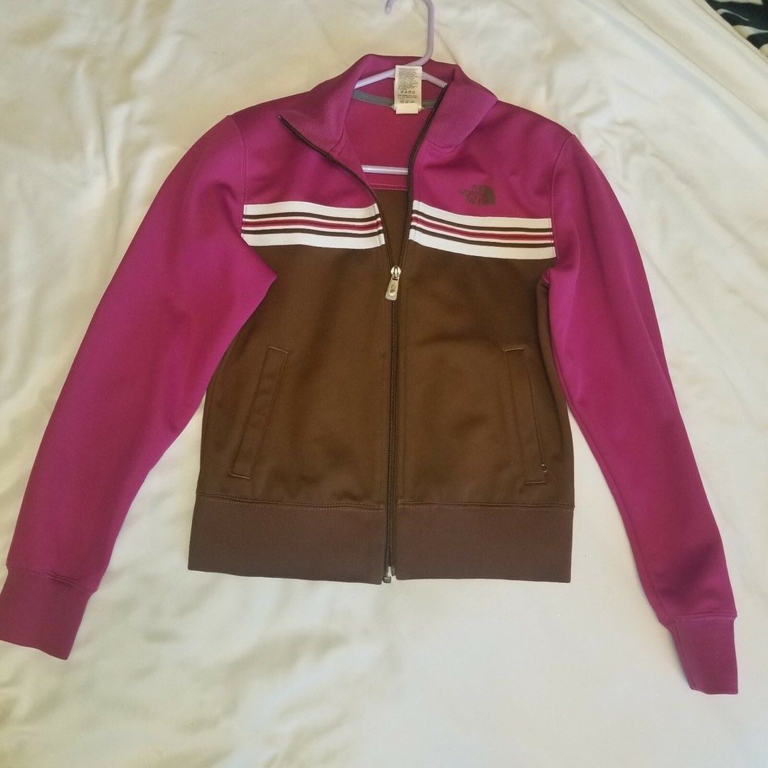 The North Face Vintage Zip Up Track Jacket (Category: Coats, Jackets and Outerwear) located in Angeles City. Submitted by closetsource (Listing ID 1436590488, Image 2). Description: No flaws Rfs: decluttering Actual photos via dm Mop: gcash only Shipping: j&t.