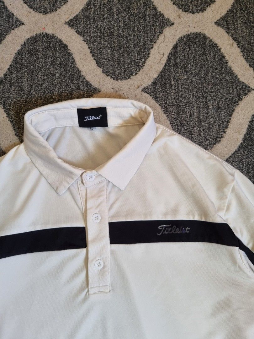 Titleist Longsleeve (Category: Coats, Jackets and Outerwear) located in General Santos City (Dadiangas). Submitted by jancocoby (Listing ID 1436591237, Image 2). Description: size Large fit 22x30 in good condition.