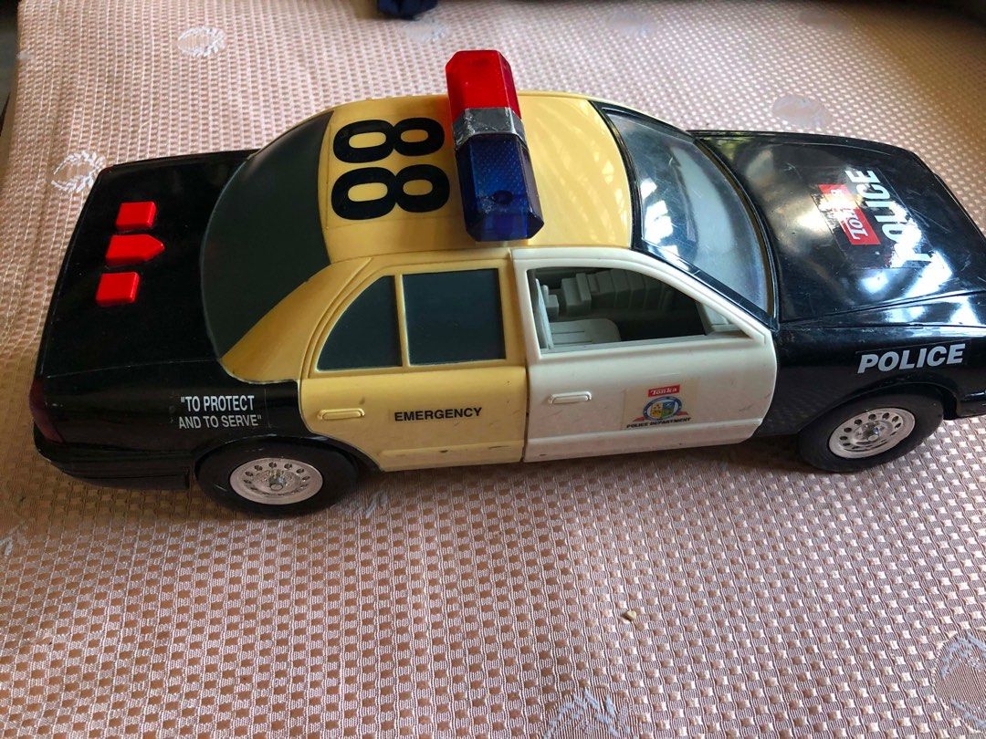 Tonka-Police Car-Battery operated (Category: Vehicle & Diecast Models) located in Malasiqui. Submitted by limbsun (Listing ID 1436525722, Image 3). Description: Good used condition. Tonka Police Car. Doors open. Makes police rescue sounds and lights up..