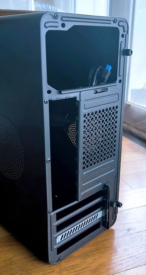 U200 Computer Case - Black447450252648785923