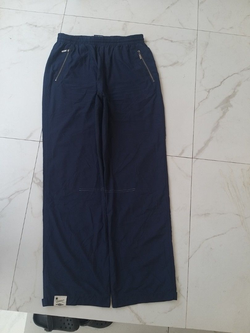 Umbro Trackpant with patch (Category: Joggers) located in Manila. Submitted by murang.pamurma (Listing ID 1436504454, Image 2). Description: .