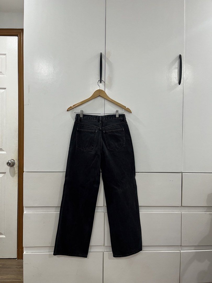 UniQlo Low Waist Jeans (Category: Jeans) located in Paranaque City. Submitted by stephlois (Listing ID 1436635720, Image 2). Description: Uniqlo Low Waist Jeans 23 (58.5 cm) Well Used.