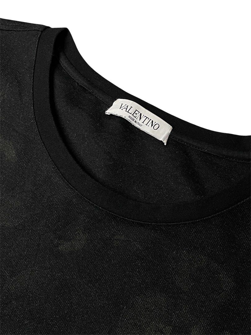 VALENTINO PARIS TREE CAMO CREWNECK (Category: Tshirts & Polo Shirts ) located in Pasay City. Submitted by digital_wardrobe.ph (Listing ID 1436525909, Image 3). Description: VALENTINO PARIS TREE CAMO CREWNECK details size: medium - large width: 23 length: 28.5 price: 550 location: pasay city.