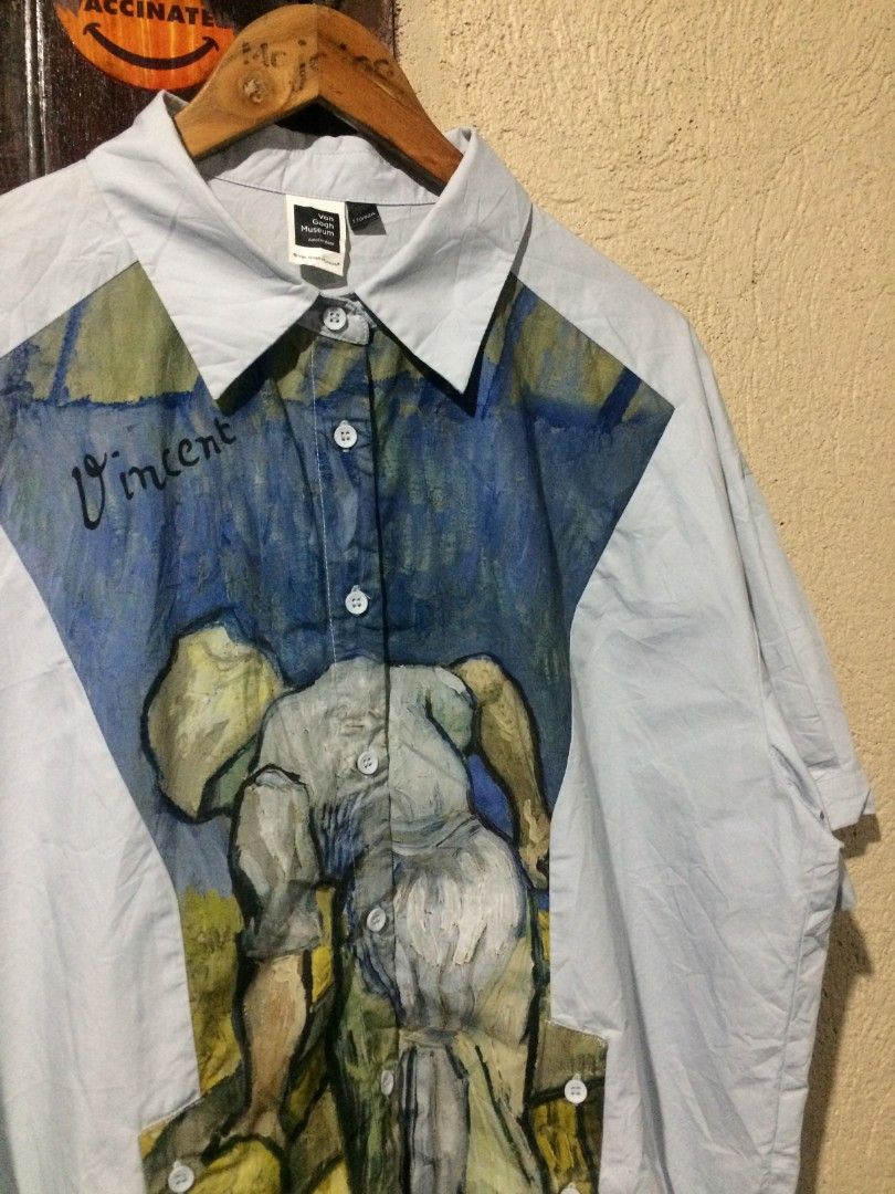 VAN GOGH MUSEUM | PEASANT WOMAN (Category: Tshirts & Polo Shirts ) located in Naga. Submitted by mojojojooohitzzz (Listing ID 1436618149, Image 2). Description: AUTHENTIC! Unisex/ Size : no sizing on tag, best fit to XL. Width: 24" Length: 26" Color rate : 10/10 Issue : none Excellent Condition Location : Bicol Naga City MOP: Gcash only ( Payment First ) Courier : J&T Express.