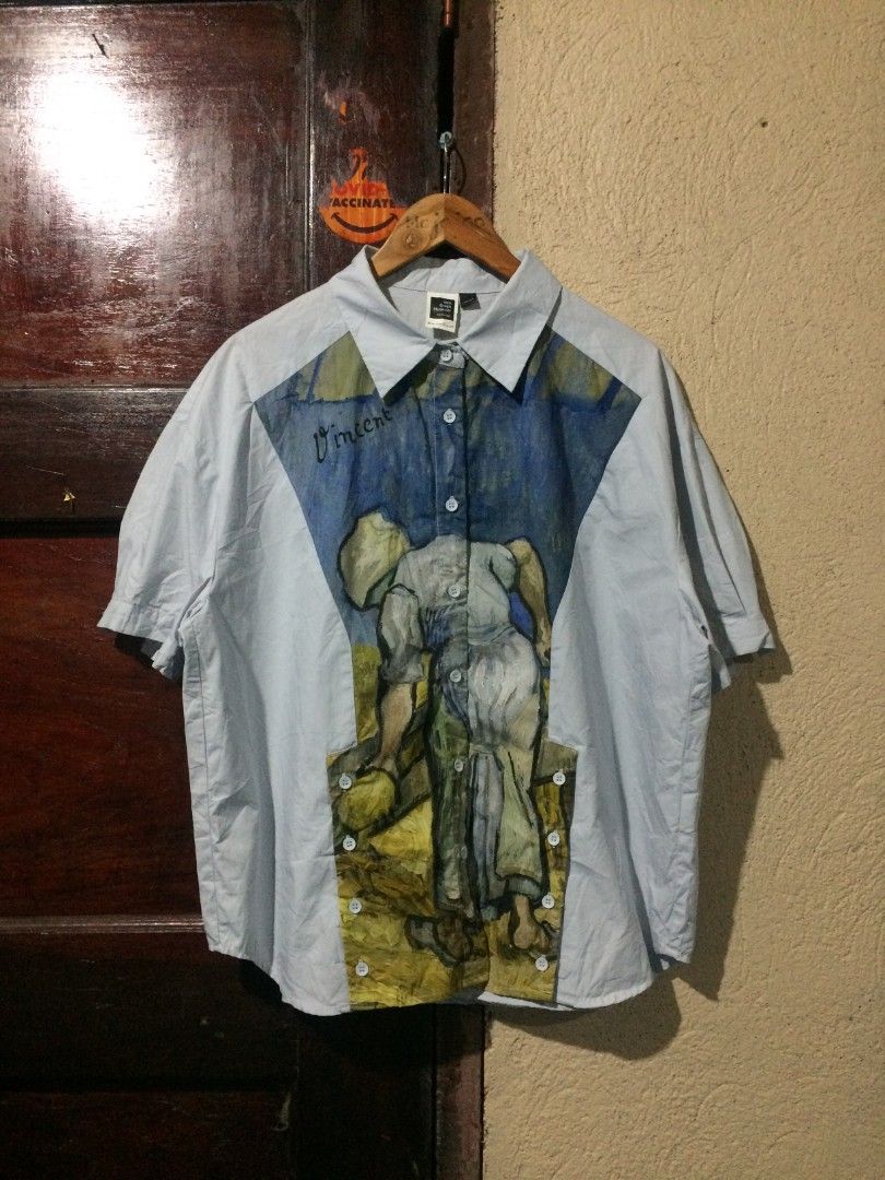 VAN GOGH MUSEUM | PEASANT WOMAN (Category: Tshirts & Polo Shirts ) located in Naga. Submitted by mojojojooohitzzz (Listing ID 1436618149, Image 1). Description: AUTHENTIC! Unisex/ Size : no sizing on tag, best fit to XL. Width: 24" Length: 26" Color rate : 10/10 Issue : none Excellent Condition Location : Bicol Naga City MOP: Gcash only ( Payment First ) Courier : J&T Express.