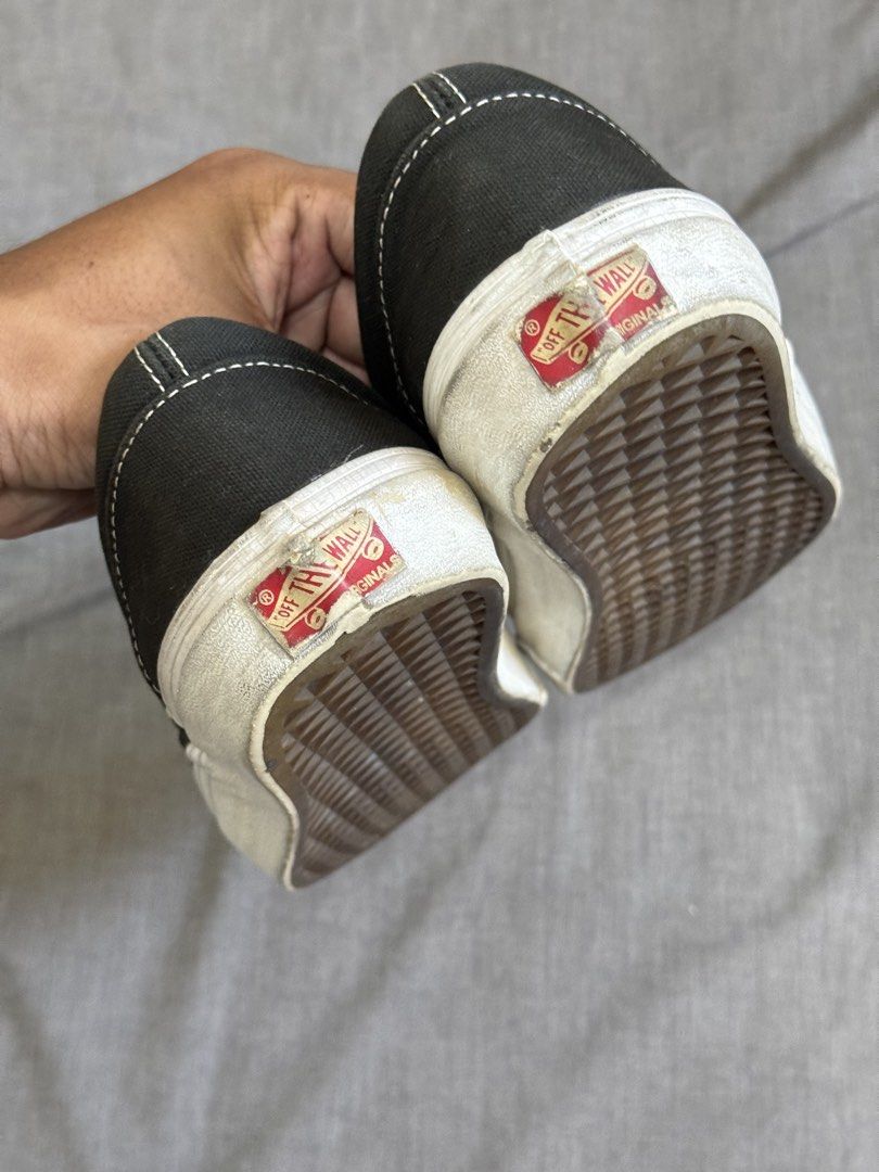 Vans Slip-On Black (Category: Sneakers) located in Manila. Submitted by kieldoer (Listing ID 1436507482, Image 2). Description: Vault V1 750 size 7mens .