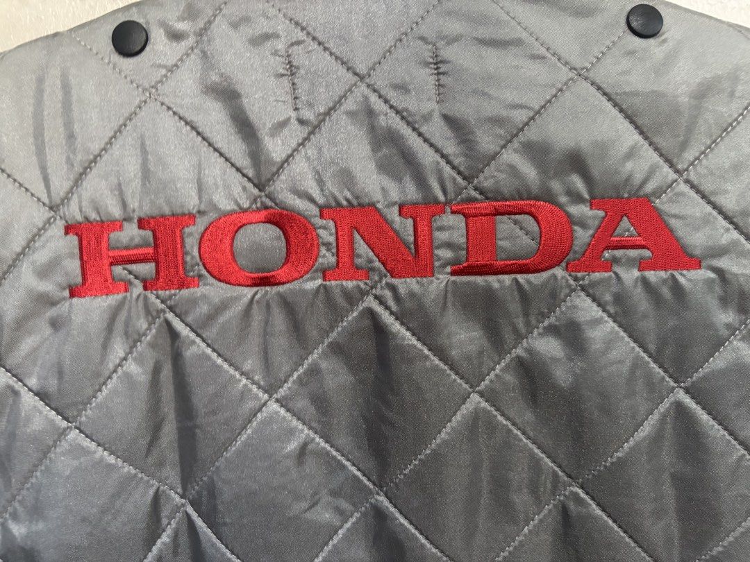Vintage Honda Quilted Vest (Category: Vests) located in Pasig City. Submitted by timmybatoon (Listing ID 1436471397, Image 3). Description: Honda Vintage Quilted Vest Size on tag: 3L Dimensions: 23inW x 25inL Price: 800.