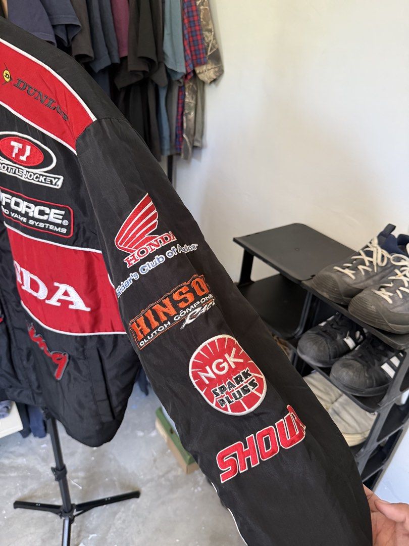 Vintage Honda Racing Jacket Dynawork (Category: Coats, Jackets and Outerwear) located in Manila. Submitted by kieldoer (Listing ID 1436506375, Image 3). Description: Size M 26x22 Rare paps sonic backhits Need cleaning lang tagal natambak sa closet overall goods pa yung fabric and makapal 3500.