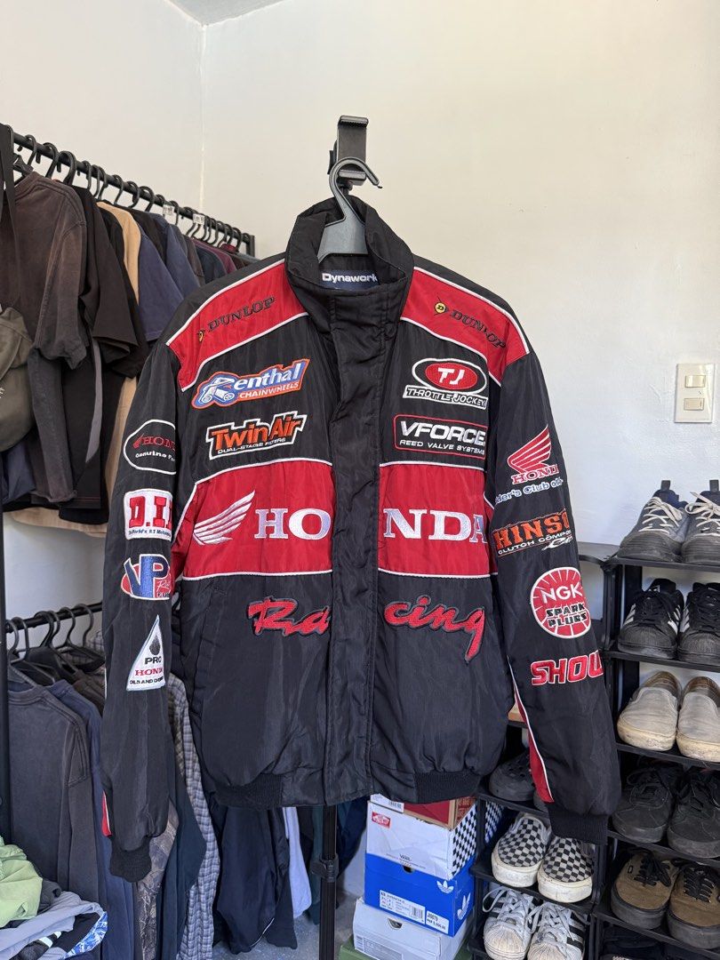 Vintage Honda Racing Jacket Dynawork (Category: Coats, Jackets and Outerwear) located in Manila. Submitted by kieldoer (Listing ID 1436506375, Image 1). Description: Size M 26x22 Rare paps sonic backhits Need cleaning lang tagal natambak sa closet overall goods pa yung fabric and makapal 3500.