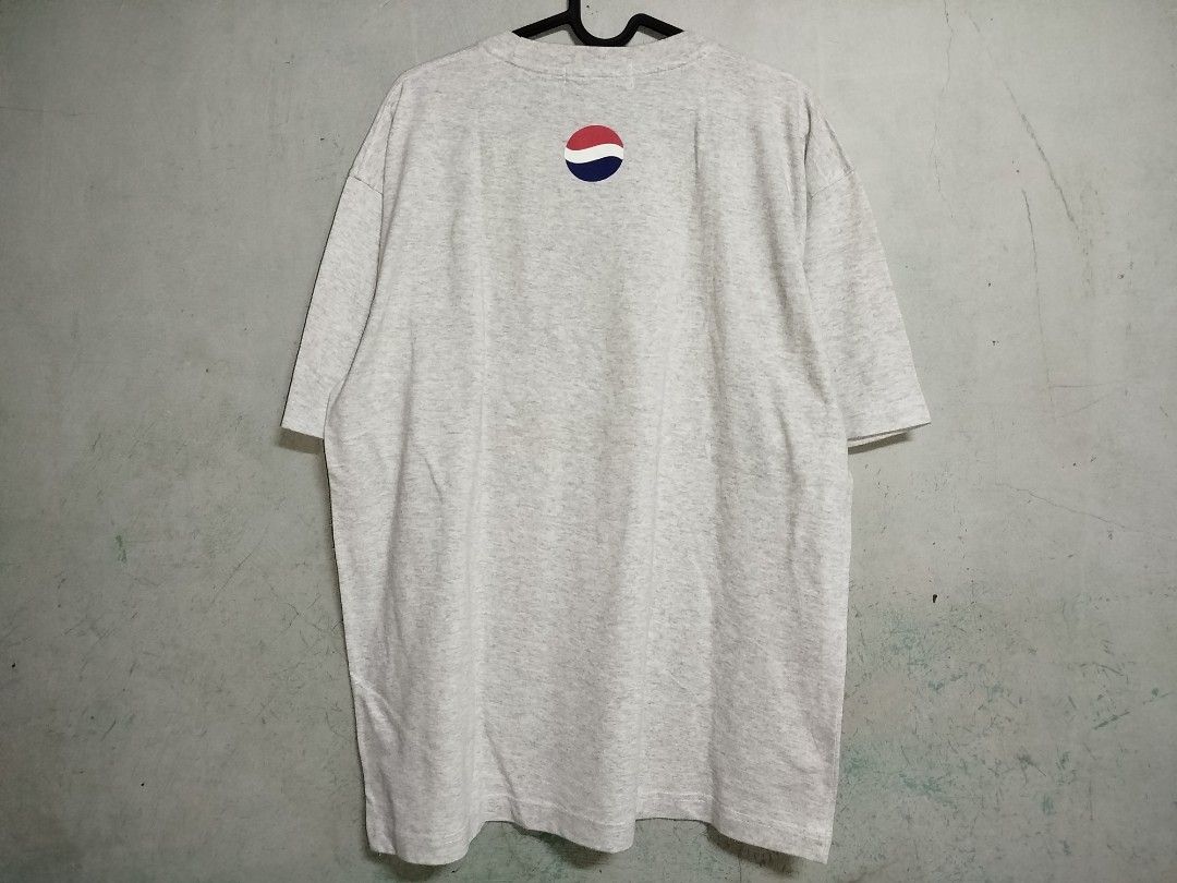 Vintage Pepsi Shirt (Category: Tshirts & Polo Shirts ) located in San Juan City. Submitted by reddvelasquez4298 (Listing ID 1436499126, Image 2). Description: Vintage Pepsi Shirt Size XL 23 Width 29 Length Good Condition Issues may mga yellow/rust stains, at himolmul. 750 pesos PM.